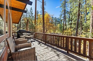 Apartment - Ponderosa Hideaway 4-br Cabin Mtn View Trails Brbq (Prescott)