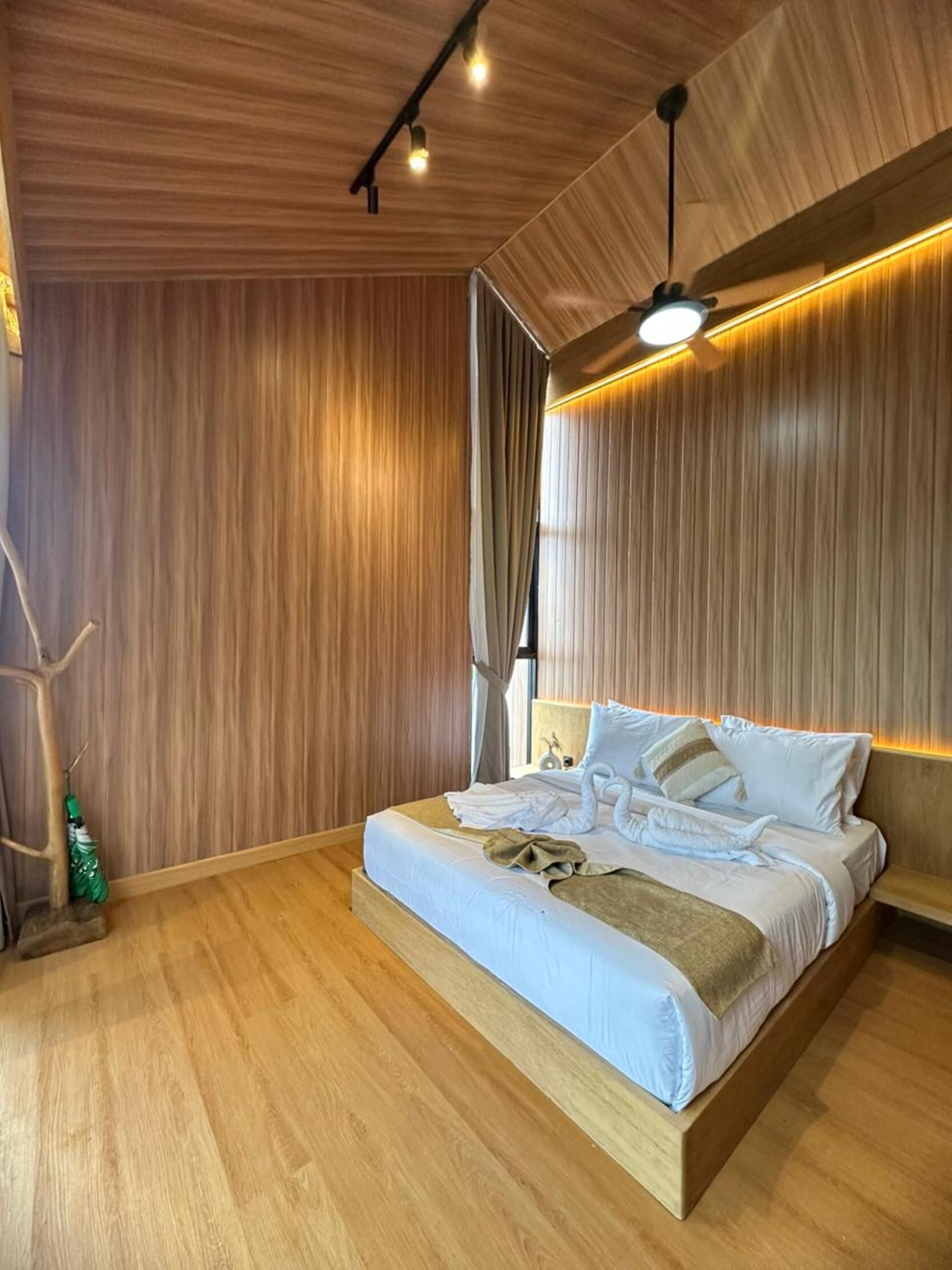 Double or Twin Room, Lake View | Free WiFi