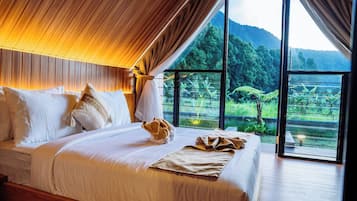 Cabin, Lake View | Free WiFi, bed sheets