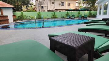 Outdoor pool, pool umbrellas