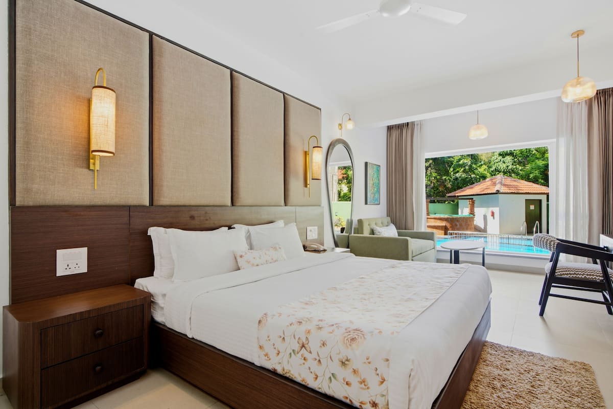Premium Room, Pool View | Premium bedding, memory foam beds, desk, laptop workspace