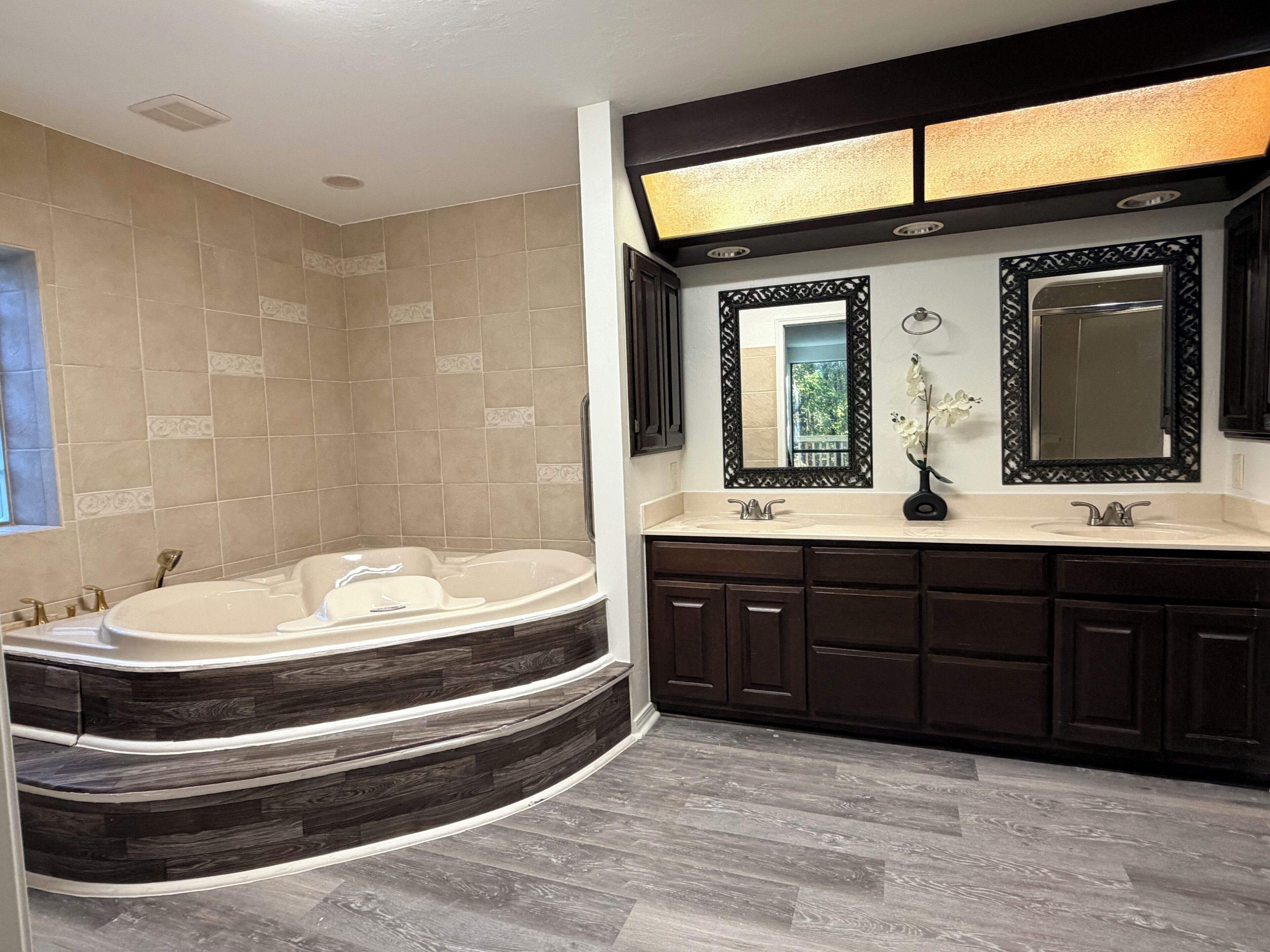 シャワー、ジェットバス、ヘアドライヤー、タオル