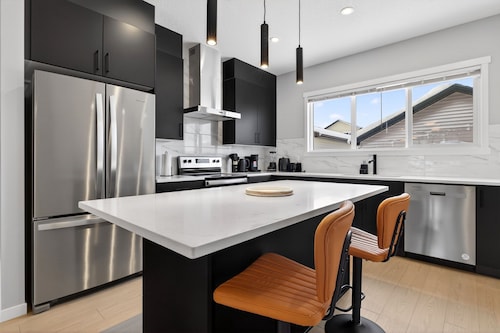 Spacious modern house/ 3 bedroom/ sleeps 6