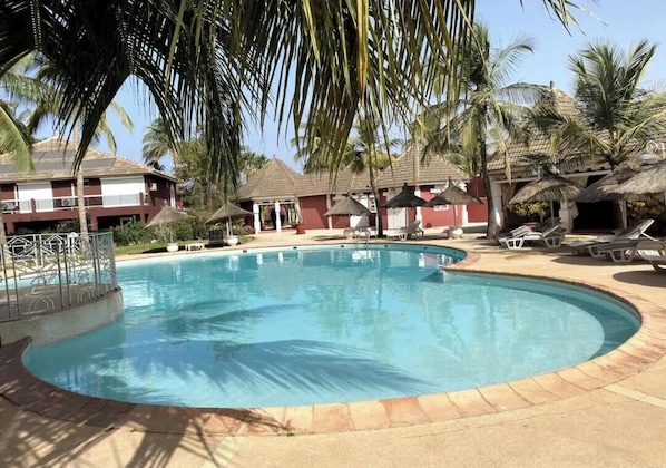 Pool - Quiet, secure villa with private pool and private beach close to leisure activities (Saly)