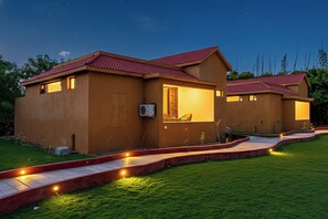 Exterior - Still River Suites with Heated Pool, Jacuzzi by ELIVAAS (Udaipur)