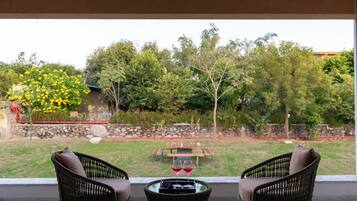 Deluxe Apartment, Hill View | Balcony