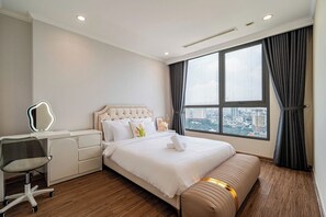 City Apartment, 3 Bedrooms - Saigon Stay at Vinhomes Central Park (TP.HCM)