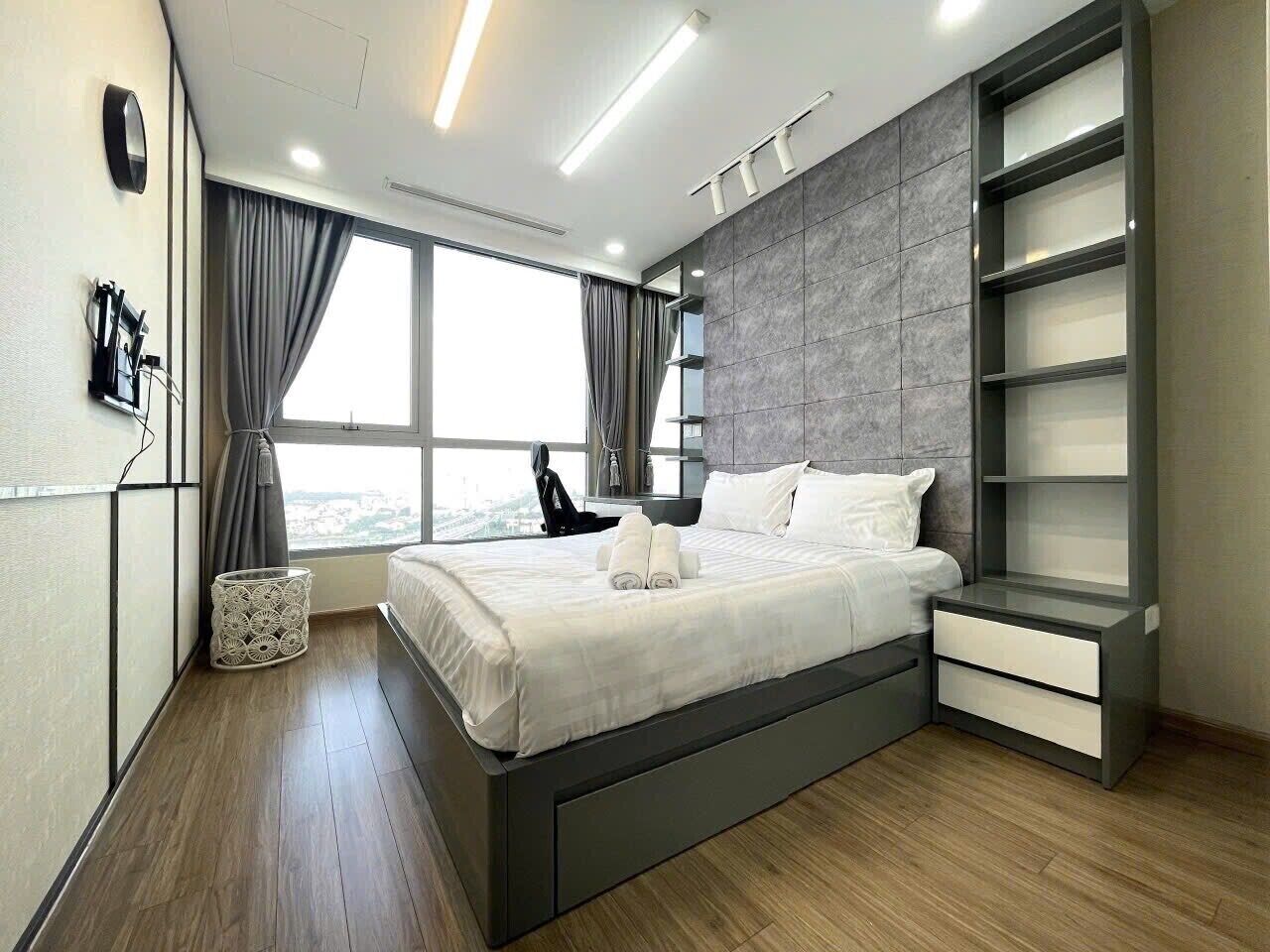 Familienapartment, 2 Schlafzimmer, Balkon, Stadtblick | Zimmersafe, Schreibtisch, laptopgeeigneter Arbeitsplatz