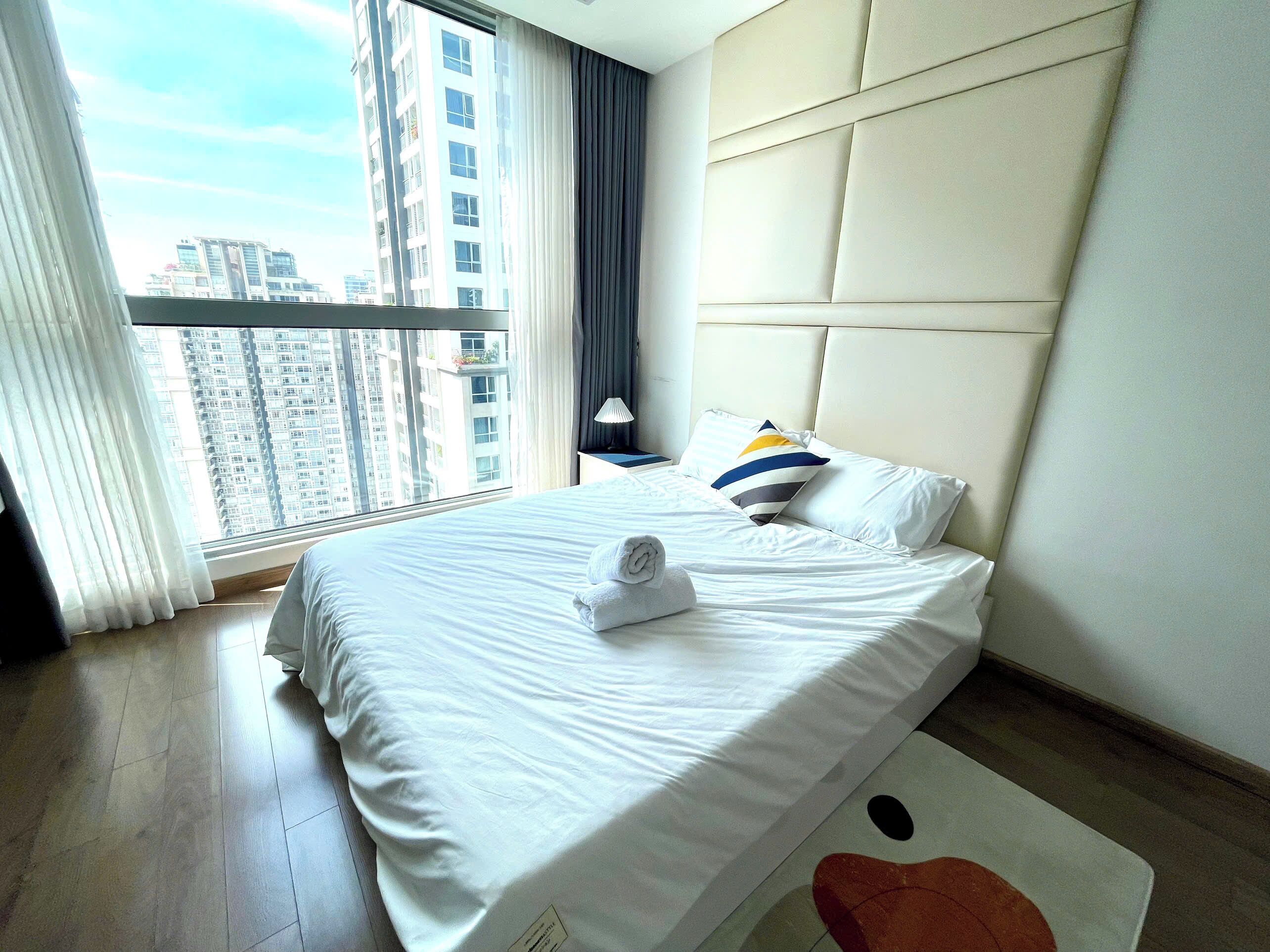 Caja de seguridad en la habitación y escritorio 