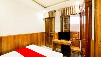 Basic-Doppelzimmer zur Einzelnutzung | Schreibtisch, kostenloses WLAN