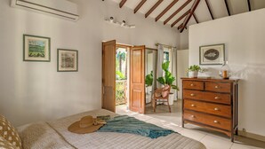 Biệt thự, 3 phòng ngủ, ban công, quang cảnh hồ bơi | Bộ đồ giường cao cấp, bàn ủi/dụng cụ ủi quần áo 