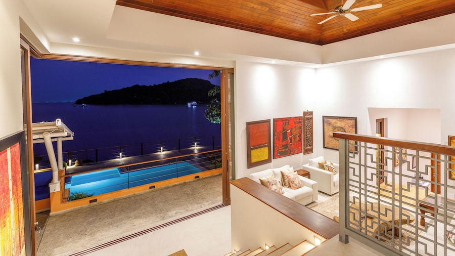 Seaview 4BR Pool Villa Nambo