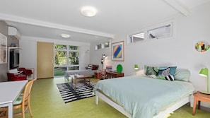 Iron/ironing board, WiFi, bed sheets - The Lonsdale House - Point Lonsdale (Point Lonsdale)