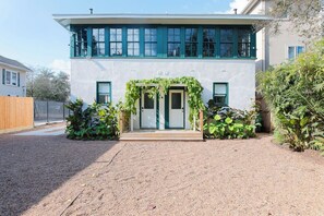 Exterior - 111 2BR Montrose Roseland A, Downtown Med Center (Houston)