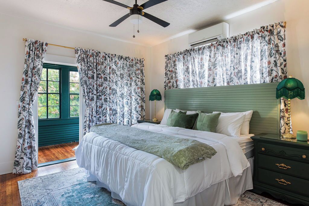 2 bedrooms, desk, iron/ironing board, travel cot