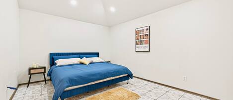 4 bedrooms, desk, iron/ironing board, free WiFi