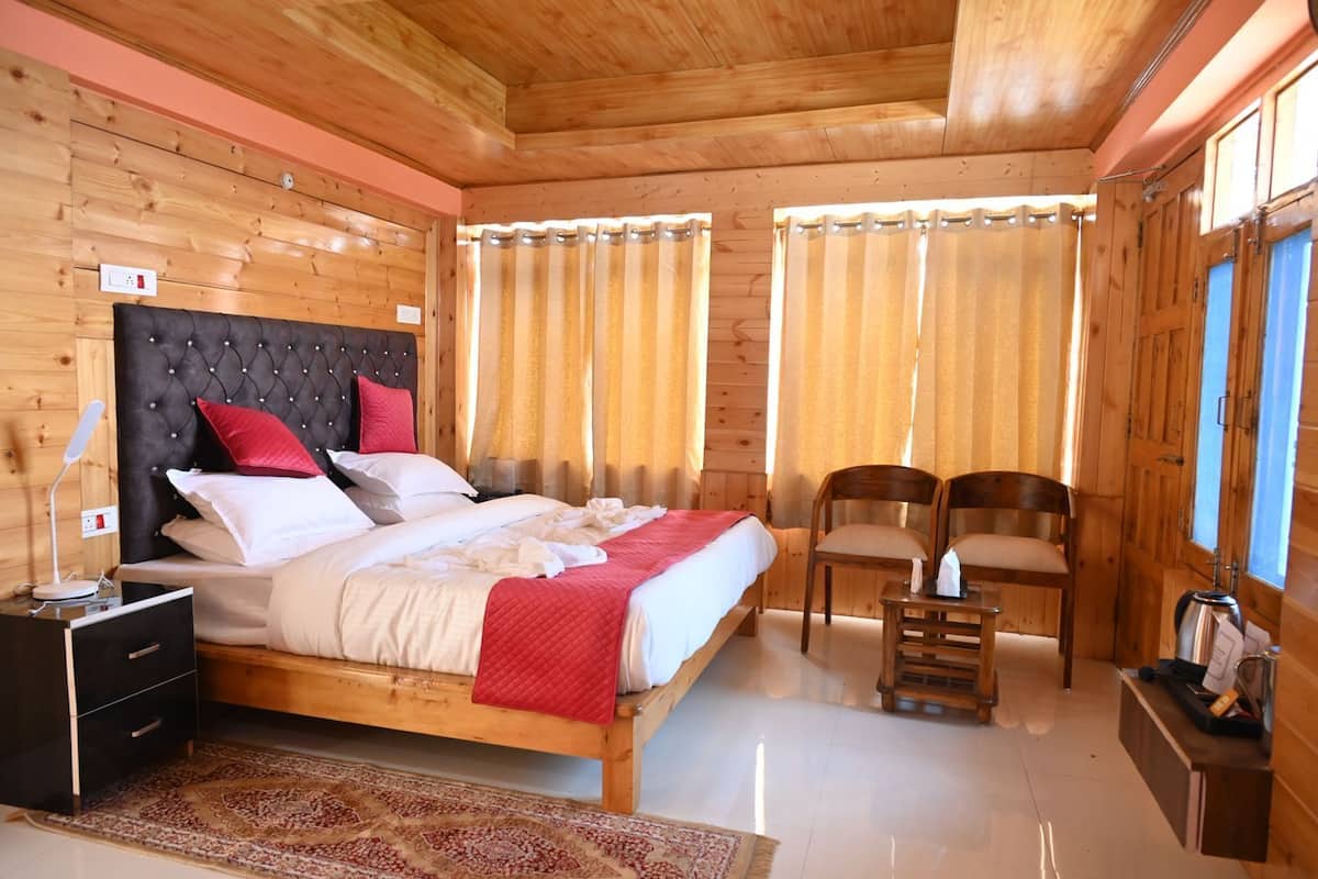 Quarto luxo | Camas extras/dobráveis (sobretaxa), Wi-Fi de cortesia, roupa de cama