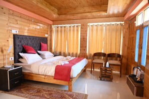 Quarto luxo | Camas extras/dobráveis (sobretaxa), Wi-Fi de cortesia, roupa de cama