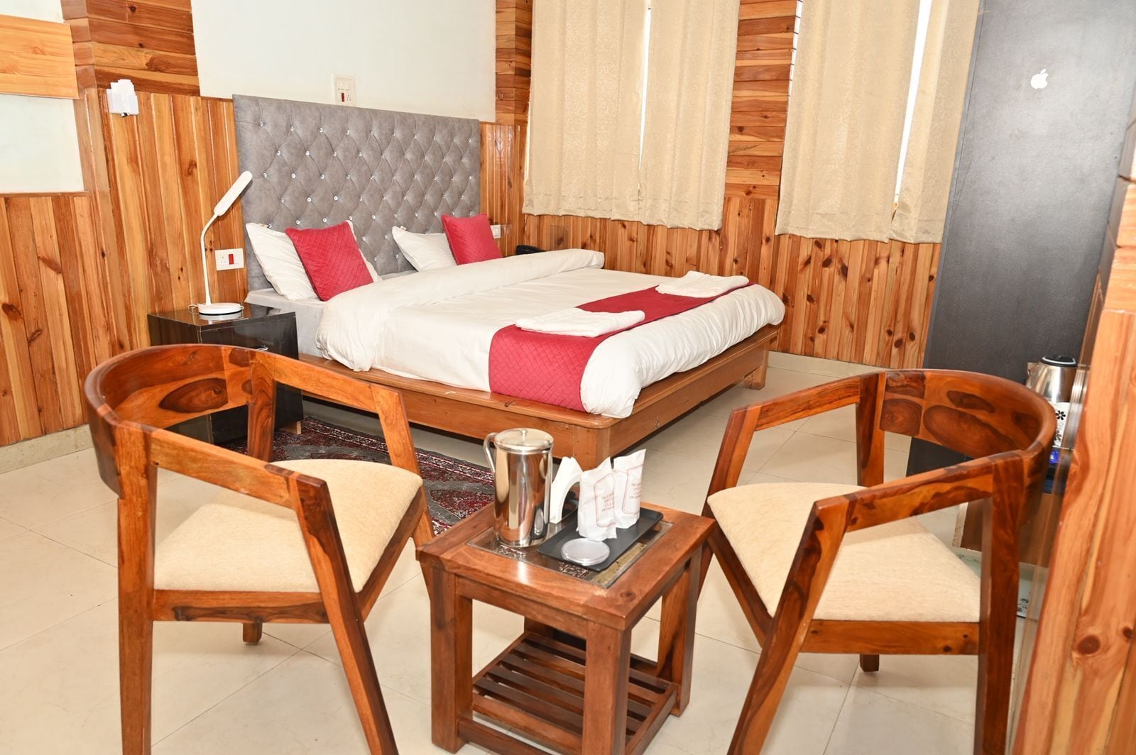 Rollaway beds, free WiFi, bed sheets