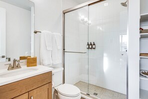 Hair dryer, towels - Hot Tub & Amazing Views: Luxury Winter Park Haven! (Winter Park)