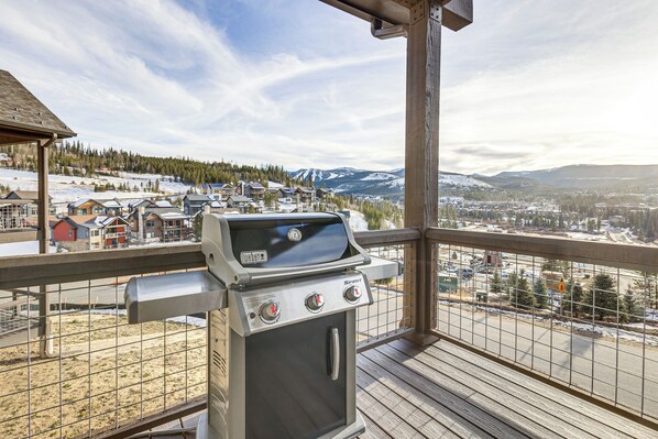 Property grounds - Hot Tub & Amazing Views: Luxury Winter Park Haven! (Winter Park)