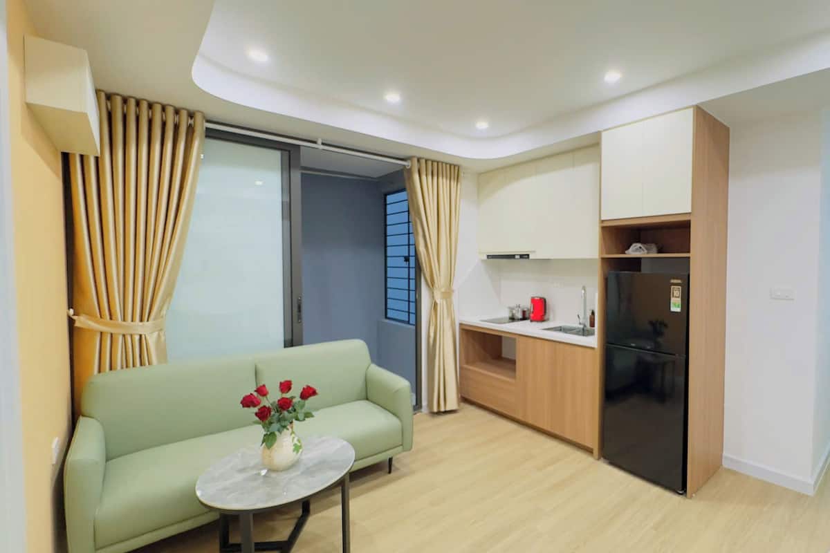 Apartemen, balkon | Dapur pribadi | Lemari es kecil dan kompor