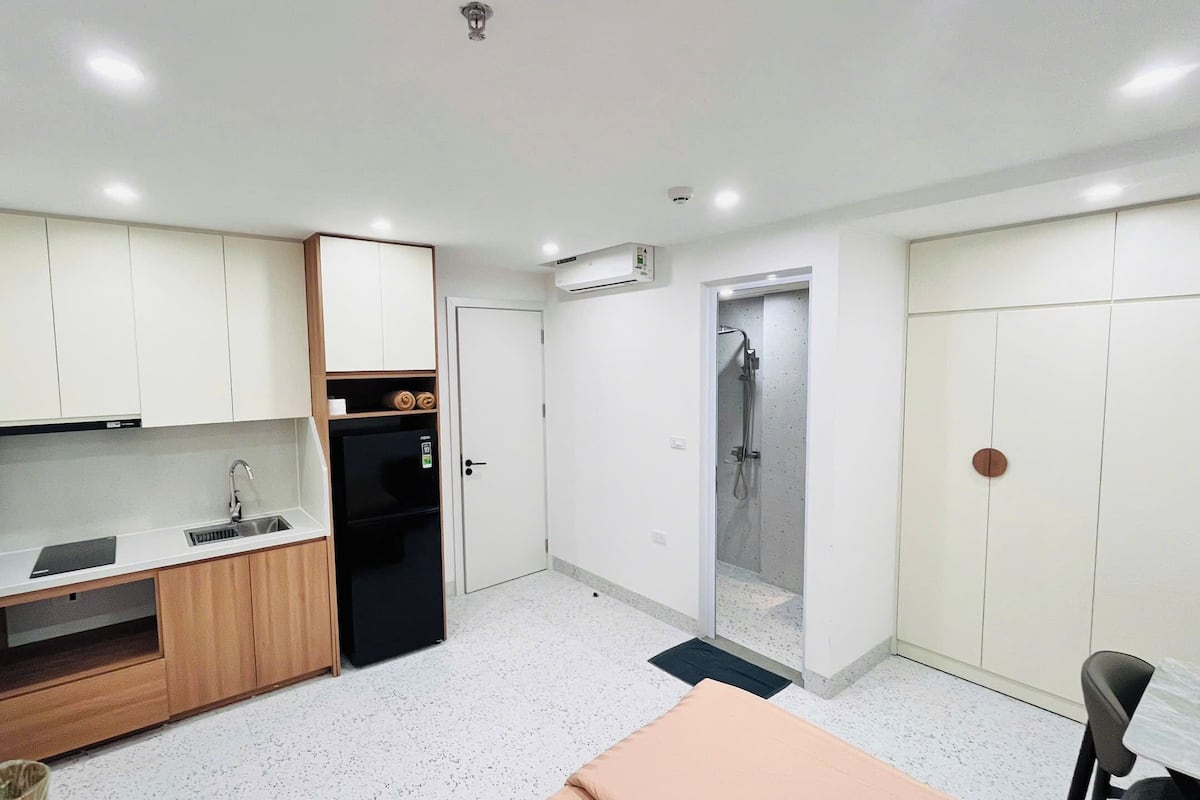 Studio | Meja kerja, Wi-Fi gratis, dan seprai linen