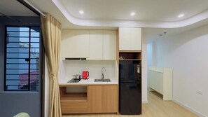 Apartemen, balkon | Dapur pribadi | Lemari es kecil dan kompor