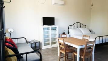 Quadrupla Junior, patio, vista giardino | Wi-Fi gratuito, accesso in sedia a rotelle