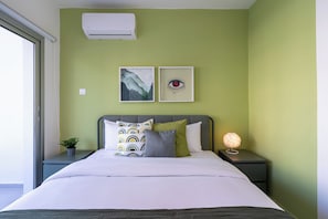 Egyptian cotton sheets, premium bedding, individually decorated - Hazel 2-BR Apt. & Balcony in Larnaca (Larnaca)