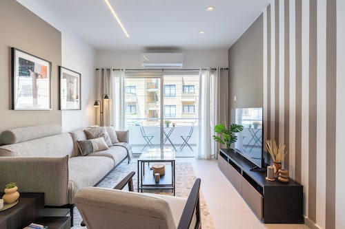 Hazel 2-BR Apt. & Balcony in Larnaca