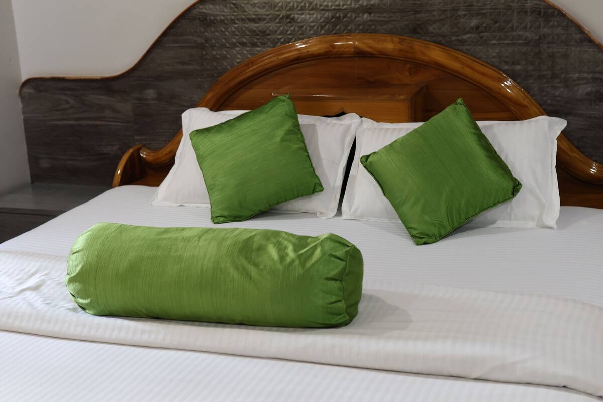 Deluxe Double Room | Free WiFi