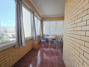 Dining - Charming 3-bedroom house nearby Fuzeta beach. (Faro District)