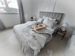 3 bedrooms, iron/ironing board, WiFi, bed sheets - Charming 3-bedroom house nearby Fuzeta beach. (Faro District)