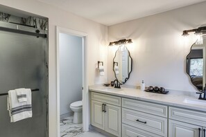 Hair dryer, towels - Games Galore! Pine Mountain Club Retreat Near Town (Pine Mountain Club)