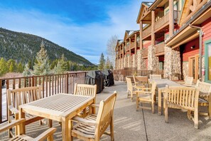Outdoor dining - Walk to Ski Lift & Hot Tubs! Mtn-View Keystone Gem (Keystone)