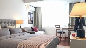 Comfort Studio Suite, Non Smoking | Meja, ruang kerja komputer riba, Wi-fi percuma