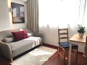 Comfort Studio Suite, Non Smoking | Living area | 42-inch LCD TV with cable channels - Innocondo Extended Stay Shanghai Changning Road (Shanghai)