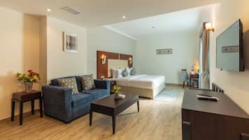 Luxury Double Room | In-room safe, desk, iron/ironing board, free WiFi