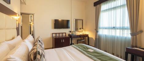 Dobbeltrom – superior | Safe på rommet, skrivebord, strykejern/-brett og wi-fi (inkludert)