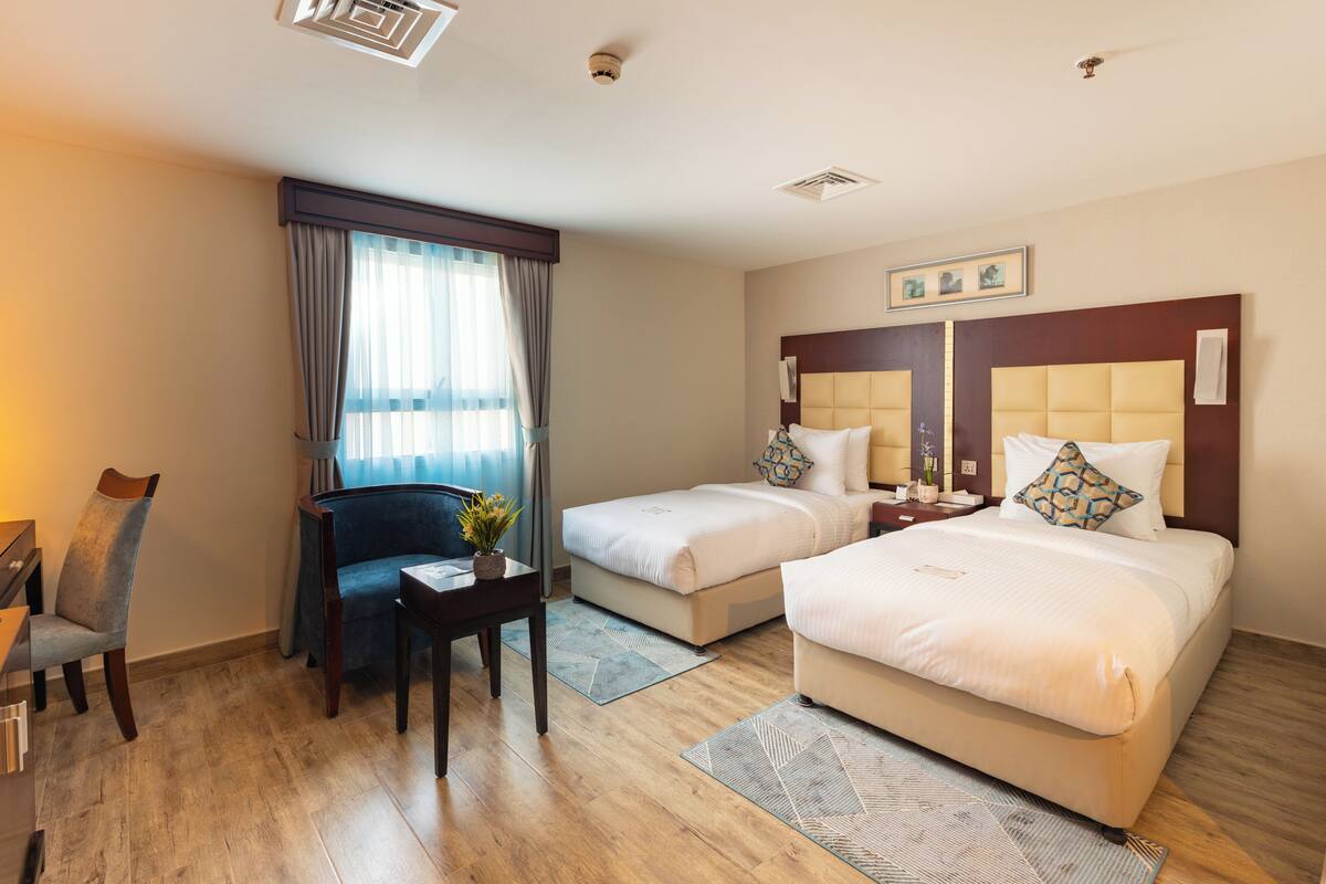 Luxury Twin Room | In-room safe, desk, iron/ironing board (on request), WiFi (free)