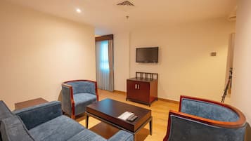 Chambre Double Luxe | Coffres-forts dans les chambres, bureau, fer et planche Ă repasser