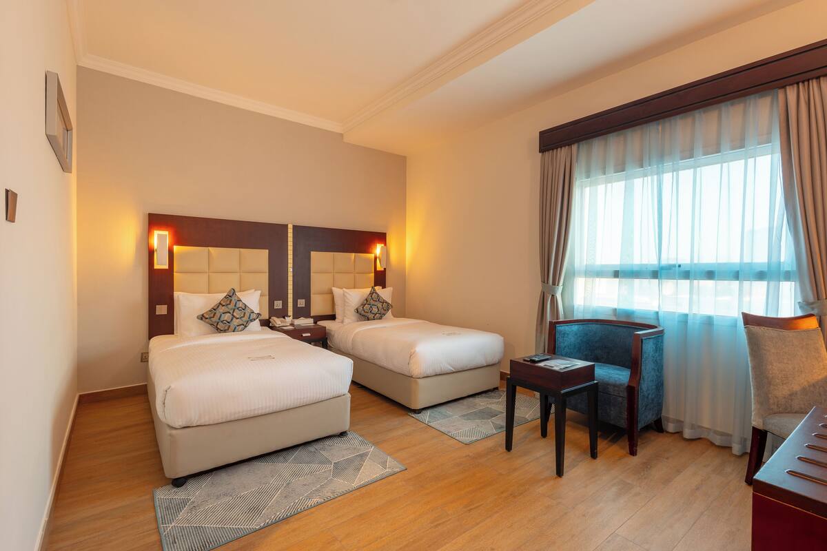 Superior Twin Room | In-room safe, desk, iron/ironing board (on request), WiFi (free)