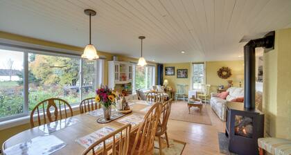 âCopper Moose Cottageâ Historic Home w/ Game Room