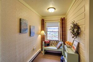 Interior - ‘Copper Moose Cottage’ Historic Home w/ Game Room (Michigamme)