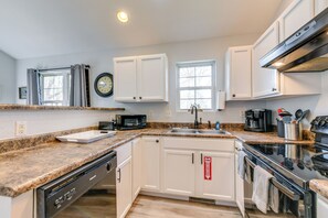 Fridge, microwave, dishwasher, coffee/tea maker - Chic Townhome + Hot Tub & Bonus Room & 3 Balconies (Gatlinburg)