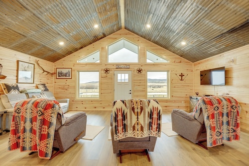 New-Build, Mtn-View White Sulphur Springs Home!