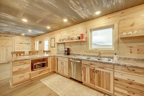 Refrigerador, microondas, parrilla de estufa y lavavajillas 