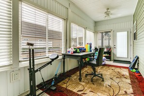 Interior - Community Pool! Family-Friendly Savannah Retreat (Savannah)