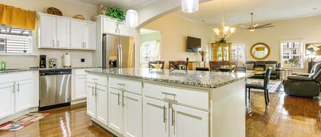 Coffee/tea maker, fridge, microwave, stovetop